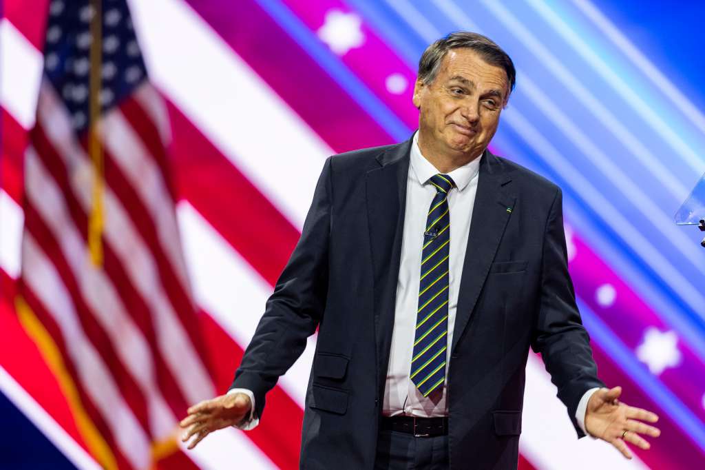 National Harbor (United States), 04/03/2023.- Former President of Brazil Jair Bolsonaro speaks at the Conservative Political Action Conference (CPAC), billed as the largest conservative gathering in the world, at the Gaylord National Resort & Convention Center in National Harbor, Maryland, USA, 04 March 2023. Though this year'Äôs speakers include former US President Donald Trump and former Brazilian President Jair Bolsonaro, many other conservatives are skipping the conference after a male campaign aid accused CPAC Chair Matt Schlapp of sexual assault. (Brasil, Estados Unidos) EFE/EPA/JIM LO SCALZO