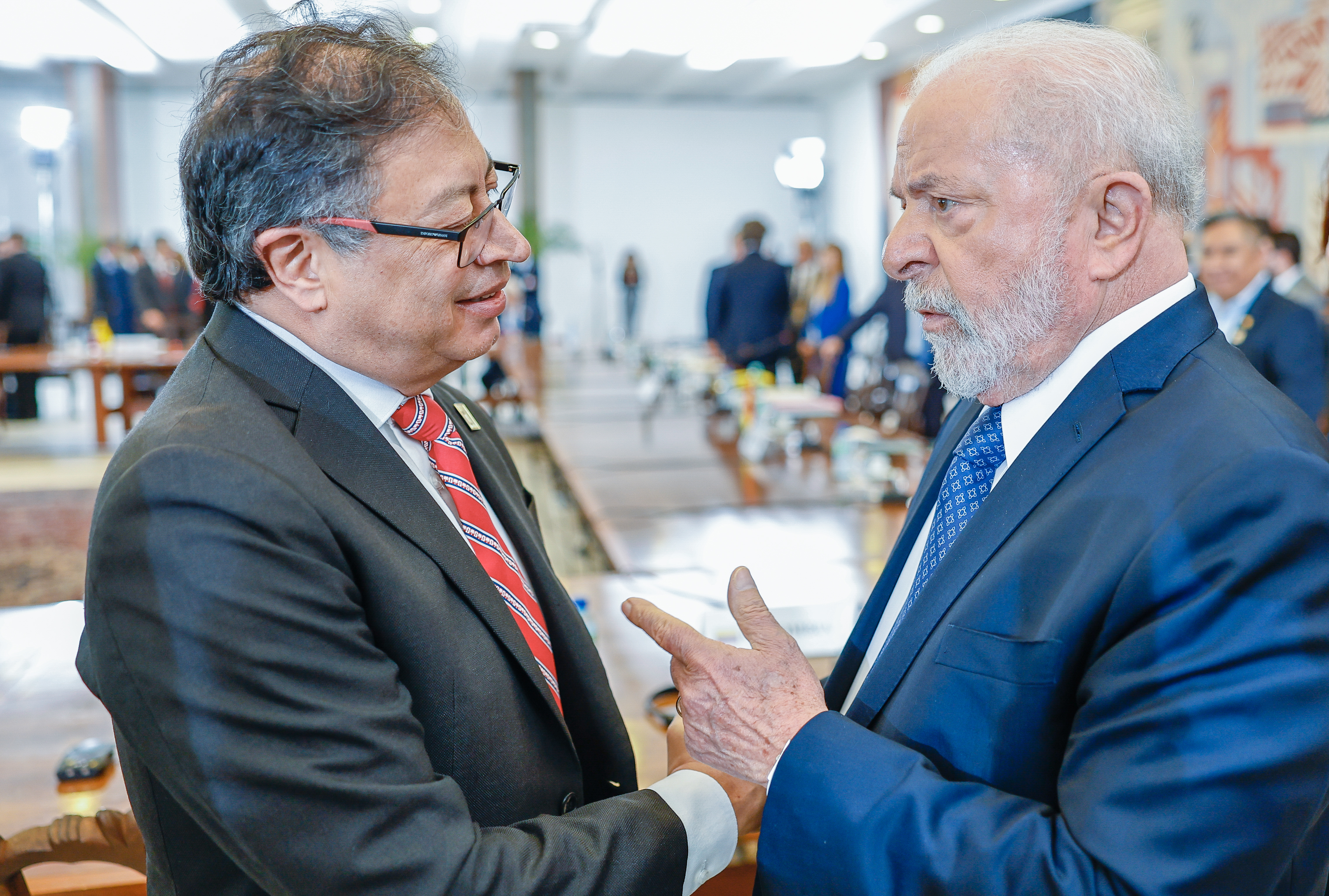 El presidente de Colombia, Gustavo Petro, con el presidente de Brasil, Luiz Inácio Lula da Silva, en Brasilia, el 30 de mayo de 2023.