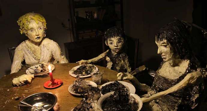 Imagen de la película "La casa lobo", que muestra y denuncia parte de la tortura que vivieron varios chilenos en una colonia alemana en tiempos de Augusto Pinochet. / Cortesía