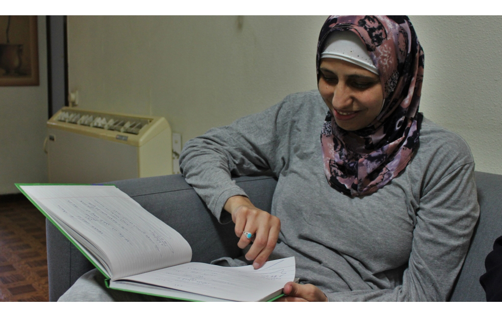 Dareen Tatour, originaria de la localidad árabe de Reineh, cerca de Nazaret, fue detenida el 11 de octubre de 2015. / AFP
