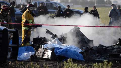 Mueren cinco personas, tras caída de helicóptero en México
