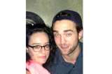 Robert Pattinson se aburre en un concierto de Black Keys