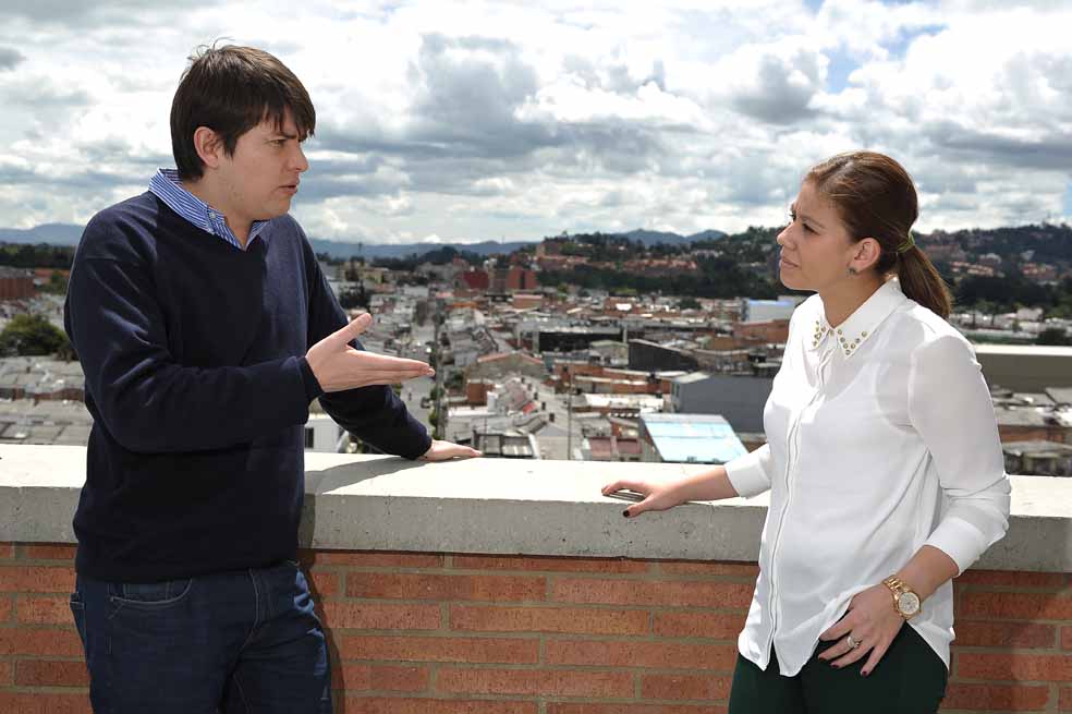 Los concejales Miguel Uribe (liberal) y Diana Rodríguez (progresista), discutiendo visiones opuestas sobre el proyecto del Distrito. / Óscar Pérez