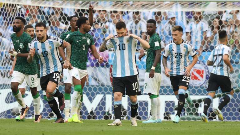 La Albiceleste cayó en su debut en Catar 2-1 ante Arabia Saudita.