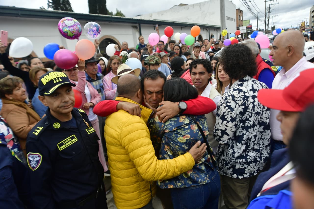 Llegada de los padres al Club de Oro en Cajicá.