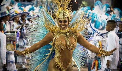 Con críticas políticas se despiden los desfiles del Carnaval de Río