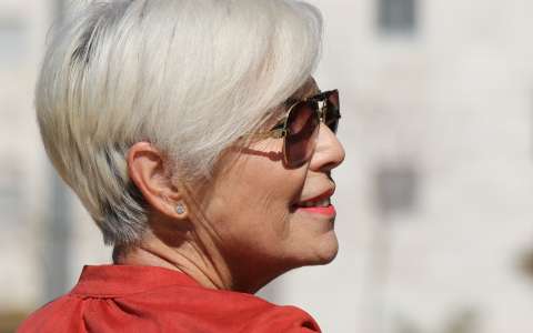 ¿La edad tiene algo que ver con su corte de pelo? Expertos responden