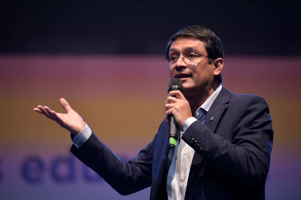 Precandidato presidencial durante el debate sobre educación y seguridad organizado por la Fundación Universitaria Los Libertadores, Foros El Espectador y Caracol Televisión realizado en el Gimnasio Moderno.