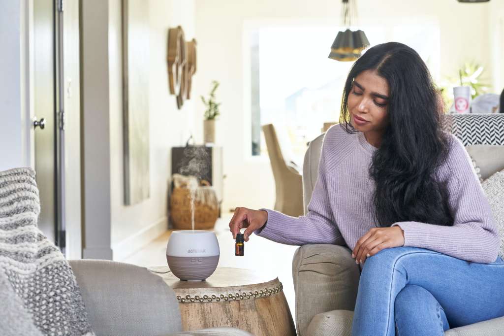 Difusores, velas y otros son básicos para un buen aroma en tu hogar.