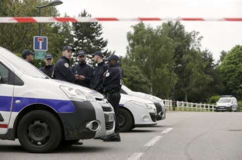 Asesino de policía en Francia prometió "convertir la Eurocopa en un cementerio"