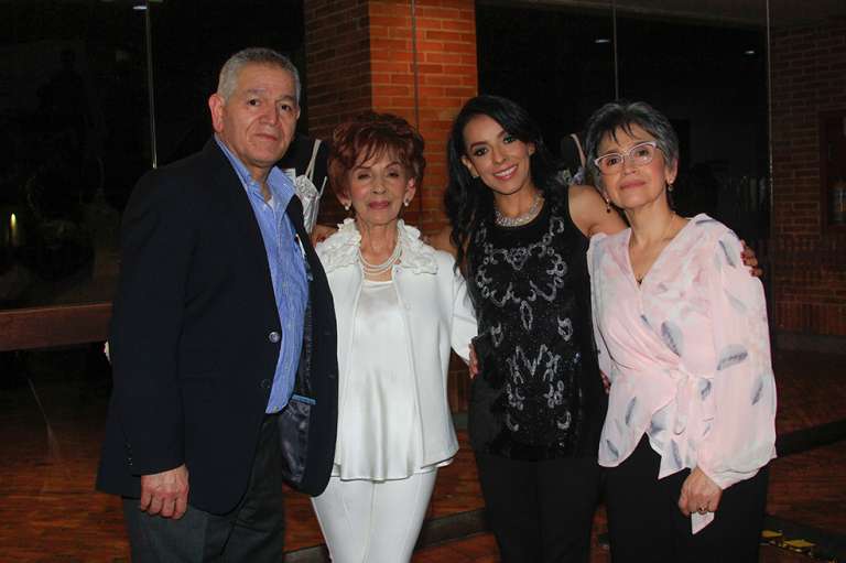 Henry Santana-Rosa Helena Santana-Monica Pcheco-Janeth Santana