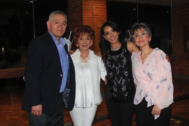 Henry Santana-Rosa Helena Santana-Monica Pcheco-Janeth Santana