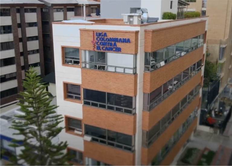 Suspenden servicios en la Liga Contra el Cáncer en Bogotá: lo que hay detrás de la decisión