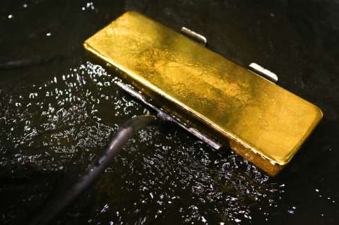 El precio del oro está cerca de superar su récord de US$1.921 la onza