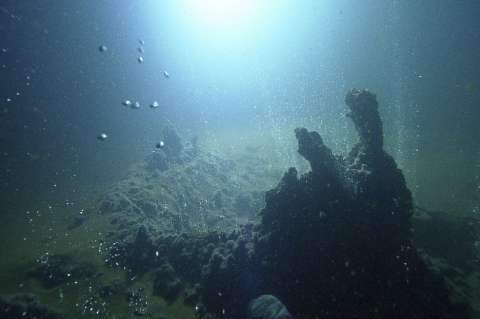 Cámara de magma descubierta bajo un volcán submarino en Grecia prende las alarmas