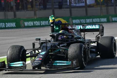 Hamilton ganó el GP de Catar de F1 por delante de Verstappen y Fernando Alonso