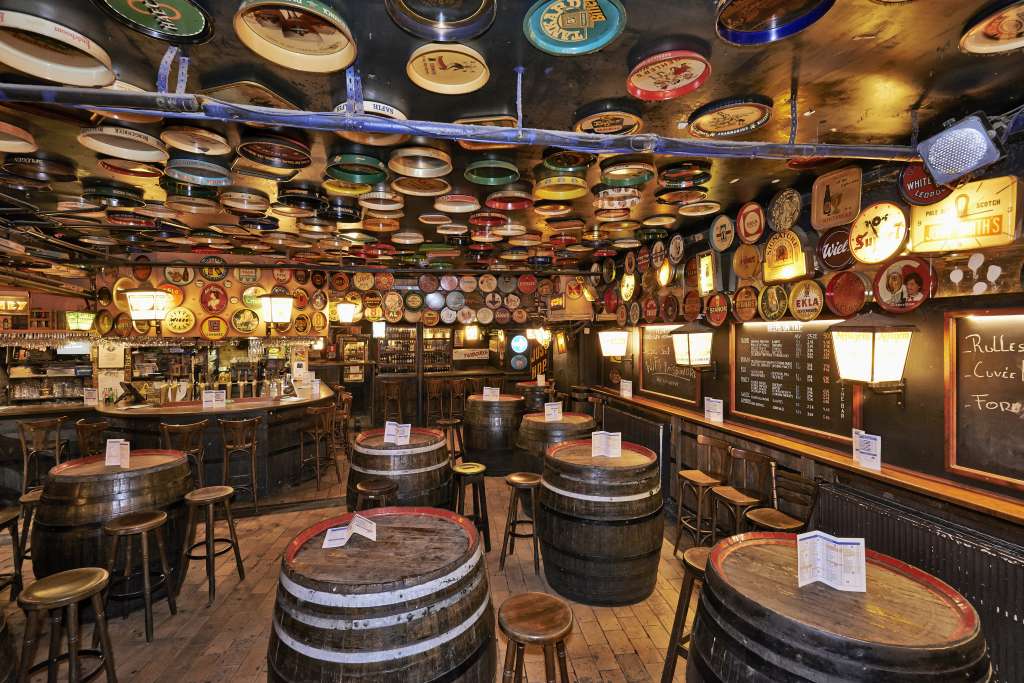 Delirium Café, en Bruselas, es el bar con la carta de cervezas más extensa del mundo.