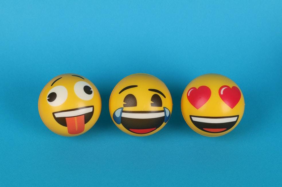 Conoce los emojis que más se usaron en este año.