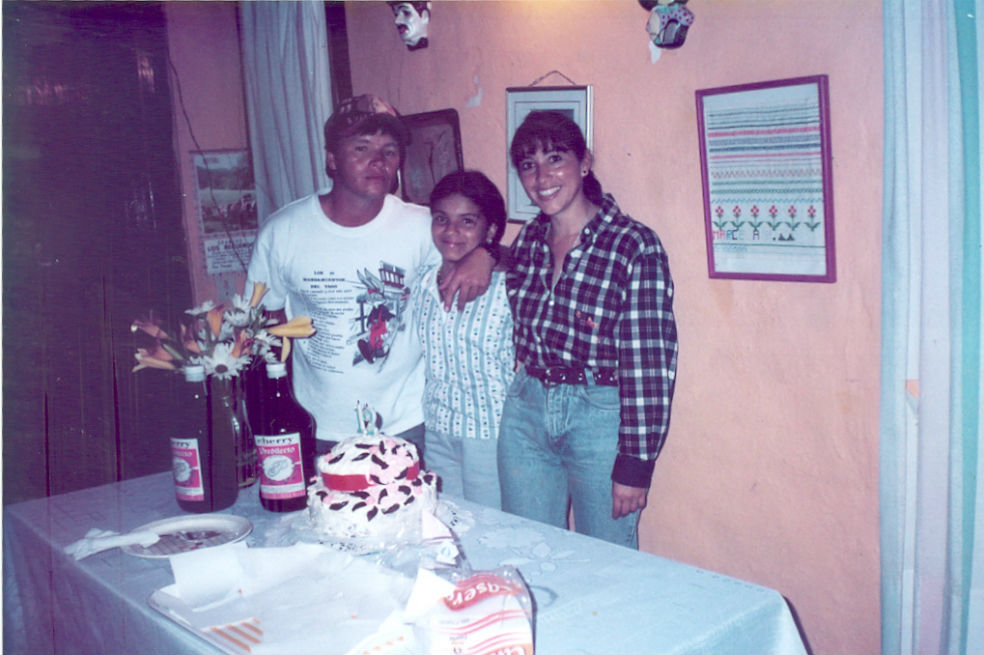 Foto familiar del cumpleaños número doce de Marcela Ramírez Cardona. /Fotos: Archivo Familiar