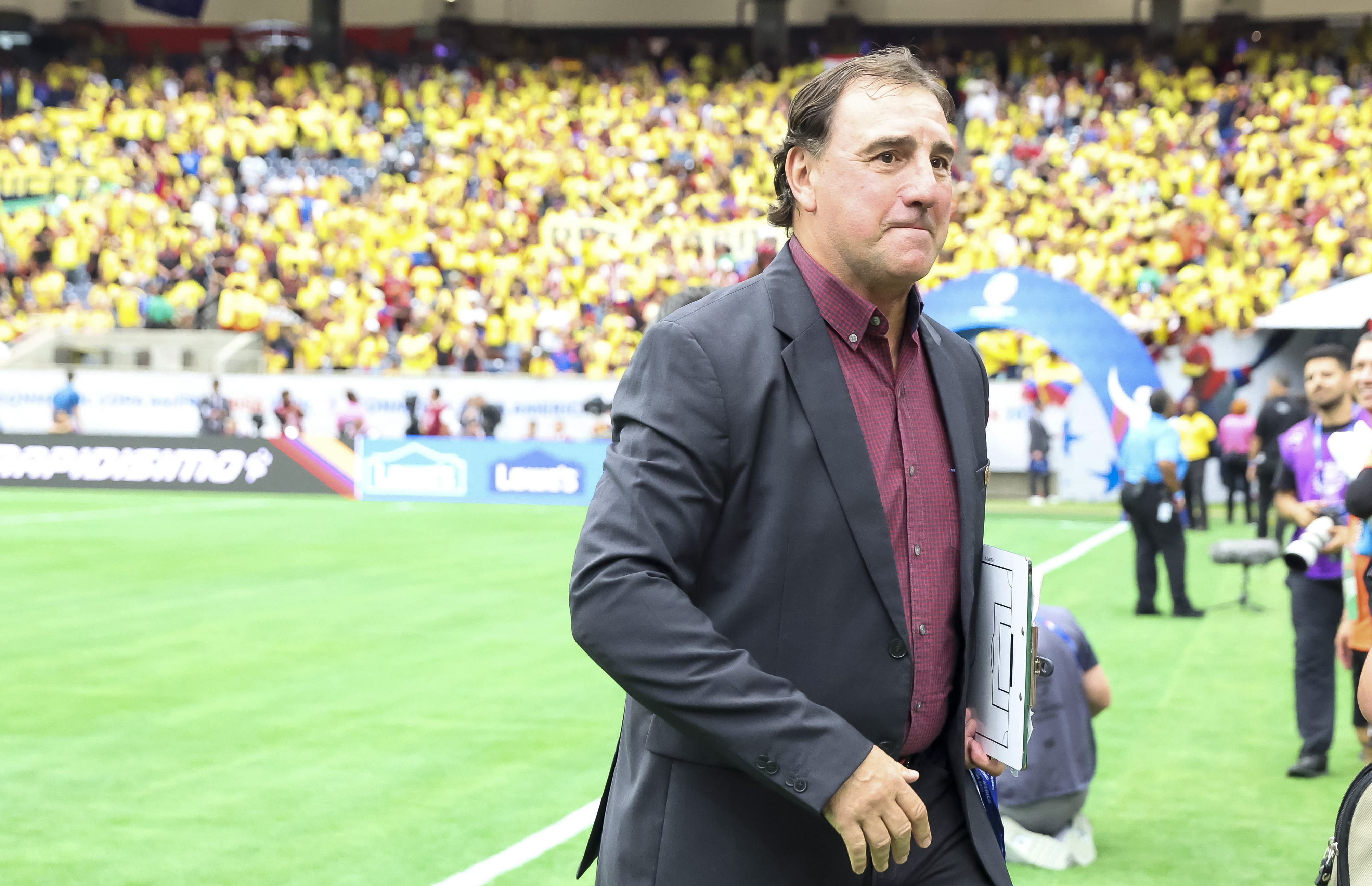 Houston (United States), 24/06/2024.- Colombia head coach Nestor Lorenzo at the start of the CONMEBOL Copa America 2024 group D match between Colombia and Paraguay, in Houston, Texas, USA, 24 June 2024. EFE/EPA/LESLIE PLAZA JOHNSON
