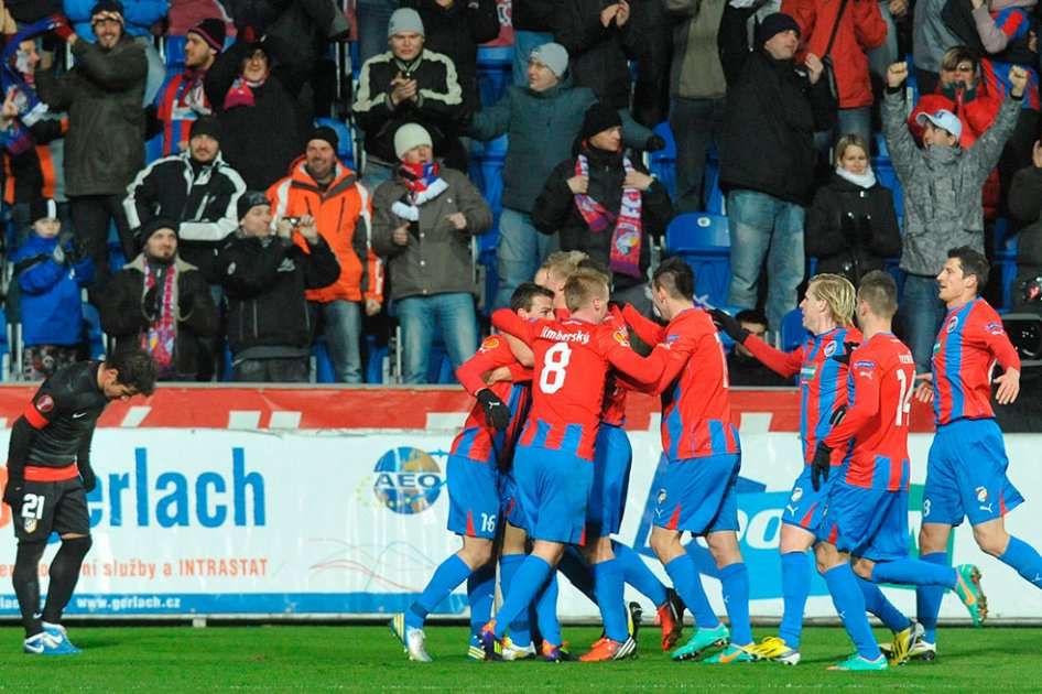 Viktoria Pilsen derrotó al Atlético de Madrid y finalizó líder del grupo B. / AFP
