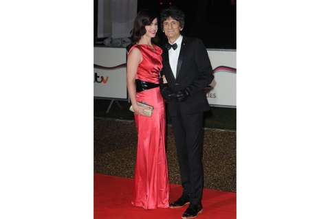 Ronnie Wood, a los 68 años, anuncia el nacimiento de sus gemelas