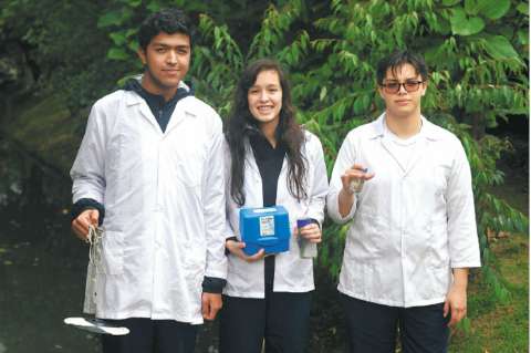 Estudiantes colombianos recolectan datos para la NASA