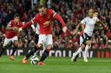Manchester United y Van Gaal arrancaron con derrota ante Swansea