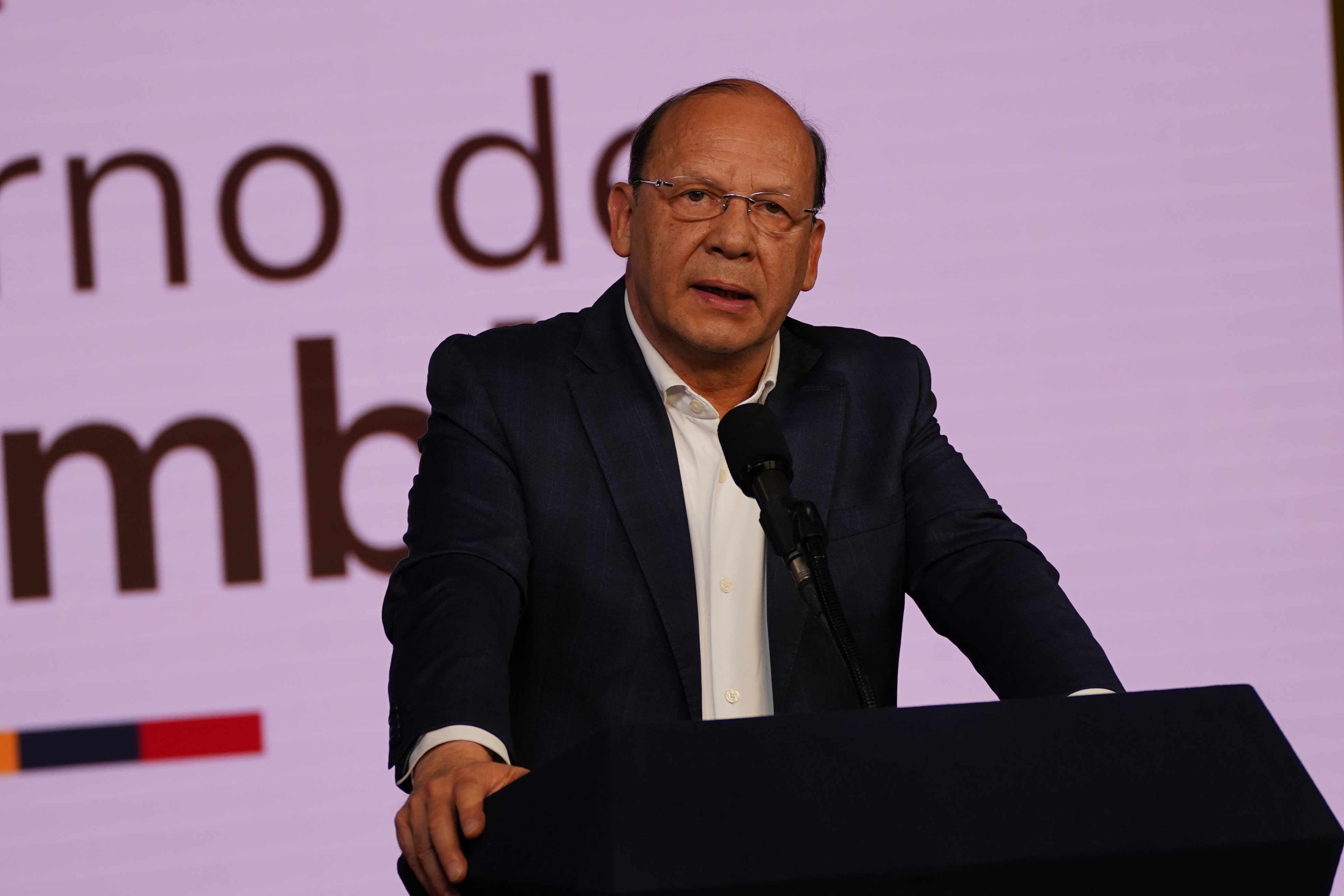 Ministro de Hacienda, durante la rueda de prensa del 30 de diciembre sobre el aumento del salario mínimo para el 2026.