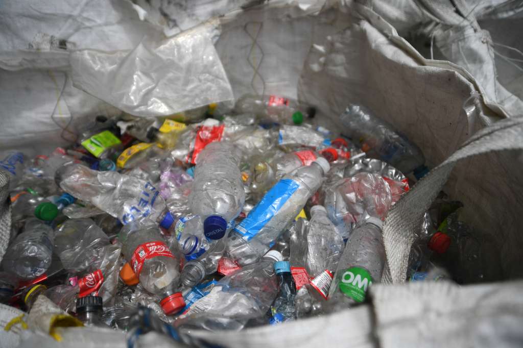 Planta de reciclaje de plástico tipo PET, ubicada a media hora del aeropuerto El Dorado de Bogotá.