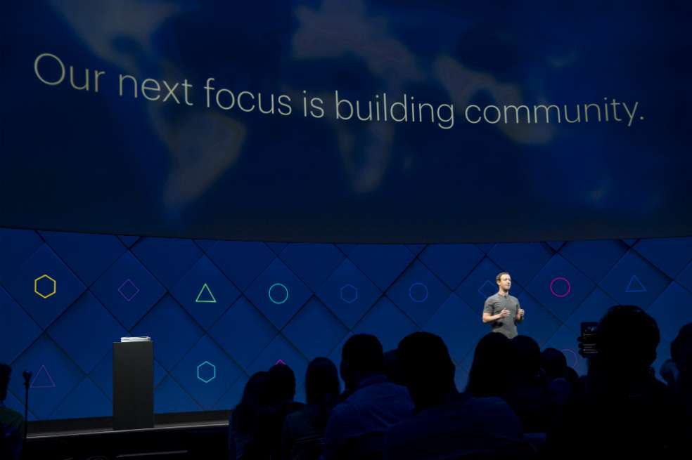 Mark Zuckerberg, CEO de Facebook, durante el F8 de este año. / Bloomberg