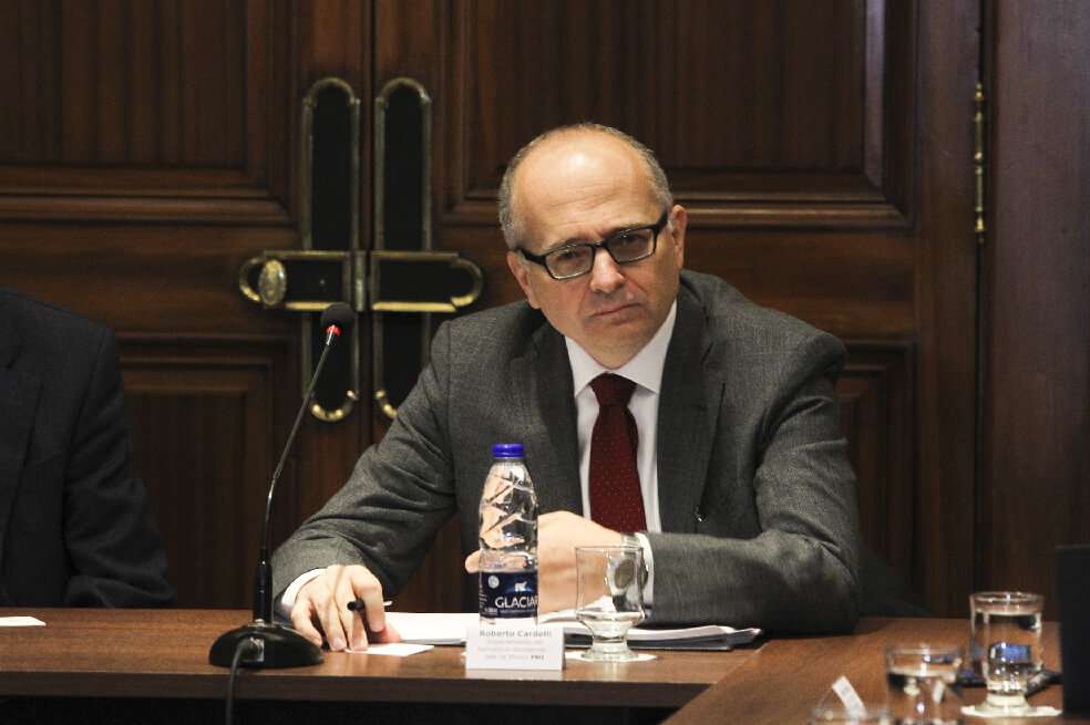 El economista Roberto Cardarelli es quien estará al frente de la delegación que visitará a Argentina. / EFE