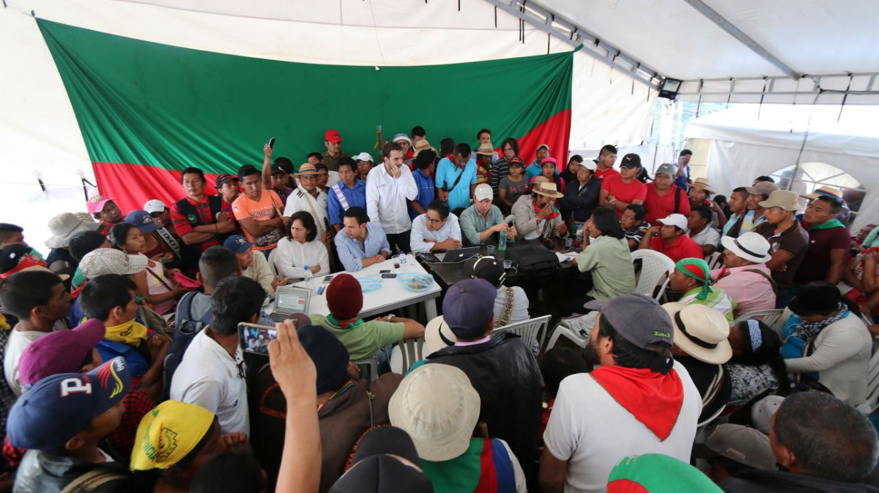 Los indígenas paralizan desde el 30 de octubre carreteras claves como la Vía Panamericana a su paso por el Cauca. / Ministerio del Interior