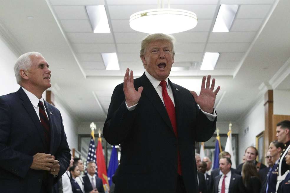 Donald Trump aseguró hoy, a través de un tuit, que ha vencido al Estado Islámico en Siria.  / EFE