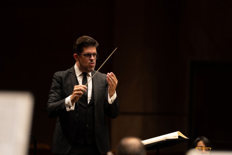Tomàs Grau, director de orquesta español: “La función de los músicos es emocionar”