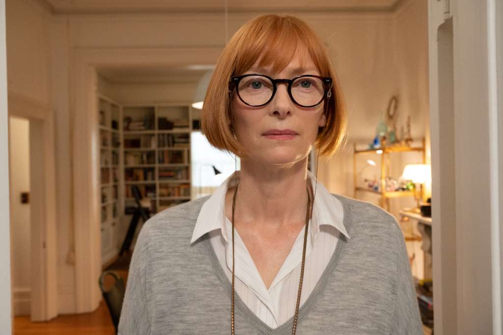 “En el momento en que hablamos, supe que tenía que interpretar a Alithea. En su trabajo, Tilda (Swinton)
es conocida como una especie de camaleón, pero cuando la conocí en persona, era
extraordinaria. Cuando leyó el guion, me emocionó que quisiera formar parte”, dijo George Miller, director de "Érase una vez un genio", sobre la actriz Tilda Swinton.