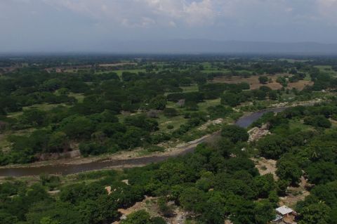 El arquitecto que quiere rescatar el río de los juglares vallenatos