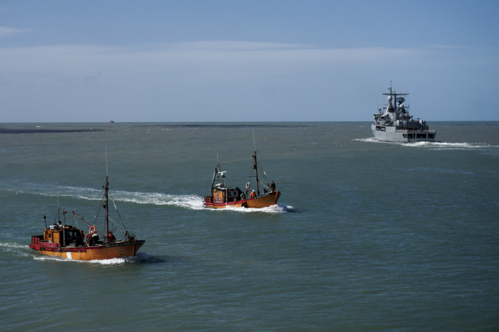 La búsqueda del submarino en el Atlántico, hasta ahora infructuosa, se delimitó a 430 kilómetros de la costa patagónica, en torno a una zona donde varias agencias internacionales informaron de la detección de una explosión horas después de desaparecer la nave, cerca de donde se produjo la última comunicación del buque. / AFP