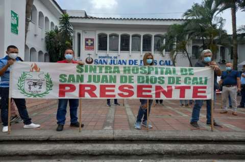 Hasta 13 meses de salario le deben a los trabajadores del San Juan de Dios en Cali