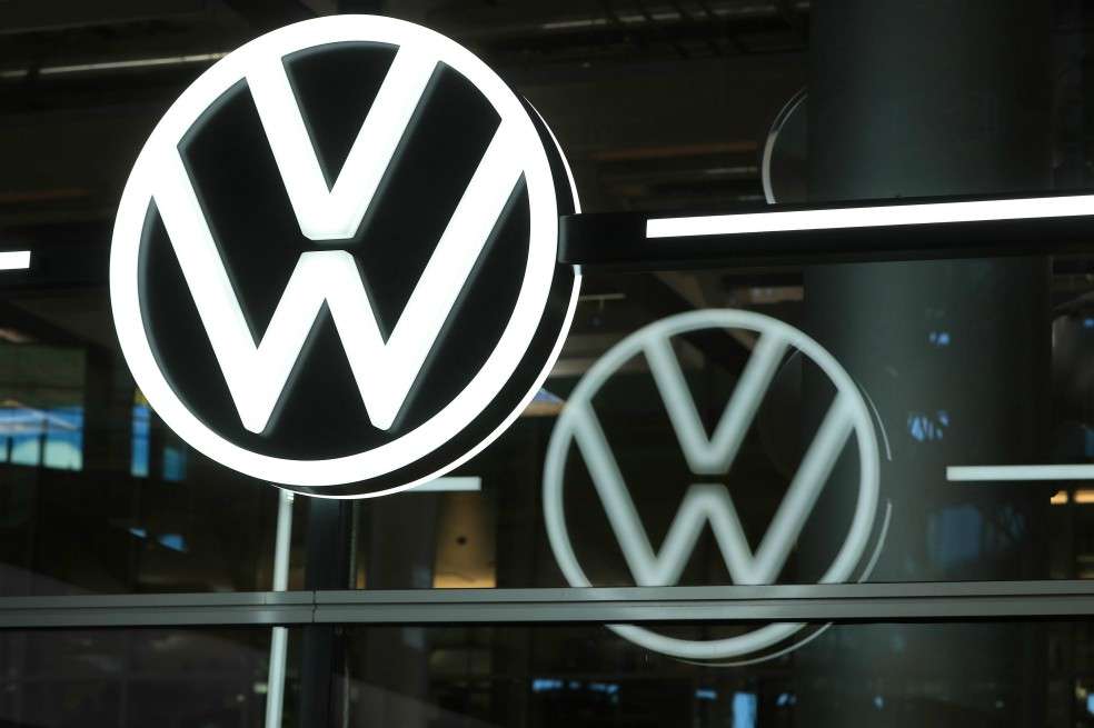 El escándalo de "Dieselgate" remonta a septiembre de 2015, cuando el gigante alemán confesó haber equipado 11 millones de vehículos con un programa electrónico fraudulento para reflejar menores emisiones de CO2 a las reales.