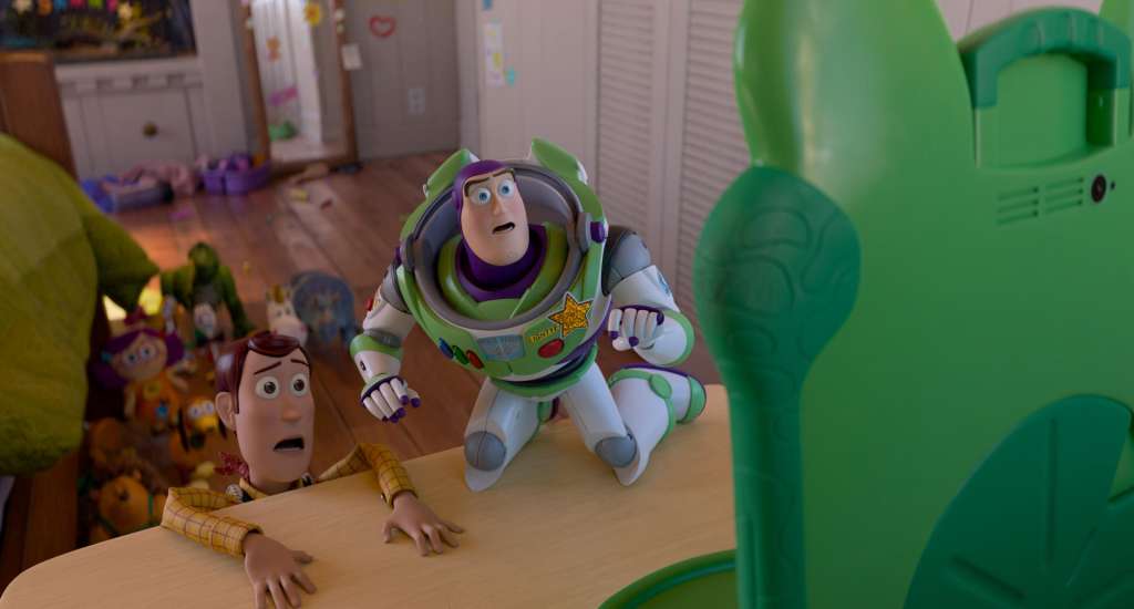MADRID, 17/06/2026.-Buzz Lightyear, Woody, Jessie y el resto de la pandilla regresan siete años después en esta nueva aventura que les hará enfrentarse a un nuevo reto tras conocer a Lilypad, una 'tablet' con mucho carácter que buscará imponer sus normas. La cinta de animación estadounidense, dirigida por Andrew Stanton ('Buscando a Nemo', 'Bichos' y 'Wall-e', así como las anteriores entregas de 'Toy Story'), cuenta con un reparto estelar en sus voces originales compuesto por Tom Hanks, Tim Allen, Joan Cusack, Greta Lee y Conan O'Brien, entre otros.-EFE/Pixar. © 2026 ***SOLO USO EDITORIAL/SOLO DISPONIBLE PARA ILUSTRAR LA NOTICIA QUE ACOMPAÑA (CRÉDITO OBLIGATORIO)***Disney/Pixar