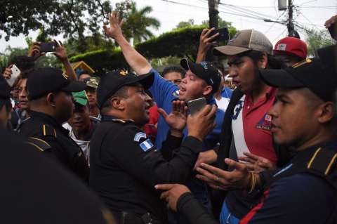 Gobierno de Honduras condenó la caravana de migrantes que se dirige a EE.UU.