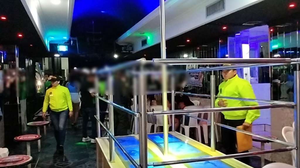 Más de 20 mujeres que eran explotadas sexualmente fueron rescatadas en allanamiento a establecimientos nocturnos de Cartagena.