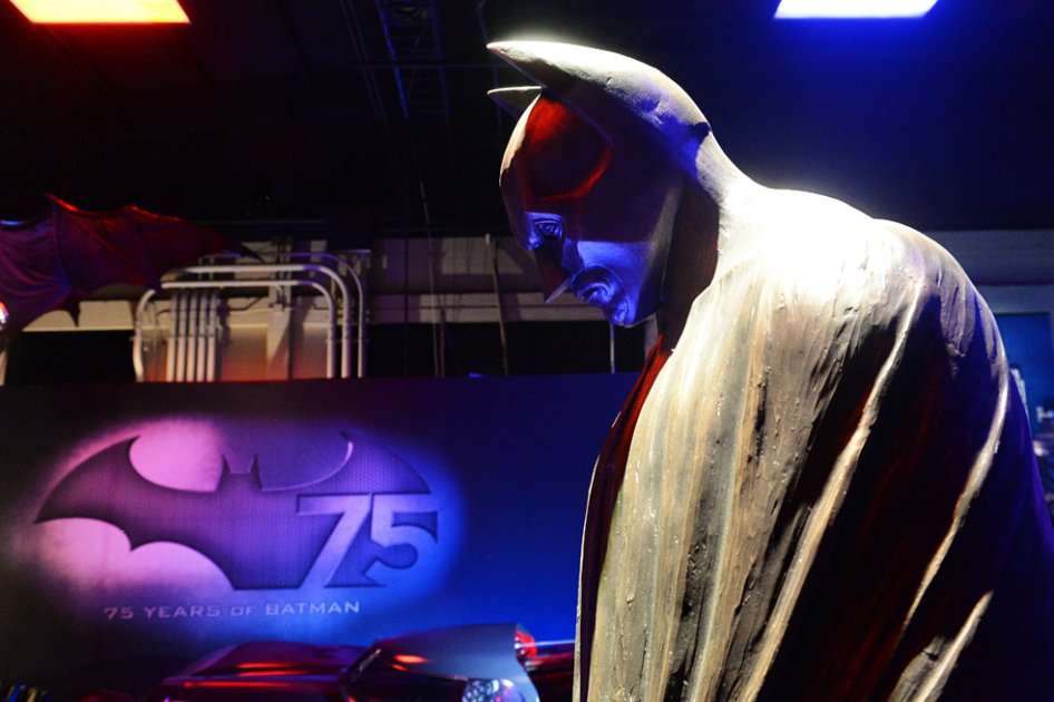 Warner Bros. y DC Cómic inauguran "The Batman Exhibit", con la que celebran los 75 años del icónico superhéroe.