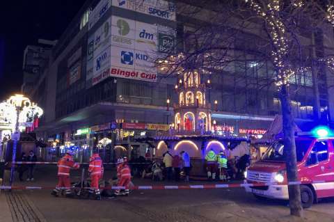 “Terrible tragedia”: lo que se sabe del choque al mercado de navidad en Alemania
