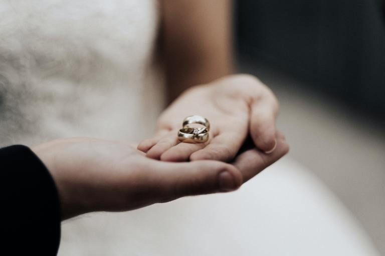 ¿Es legal que los esposos se vendan cosas entre ellos?