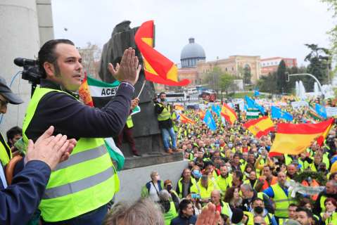 Estas son las razones por las cuales están protestando los camioneros en España