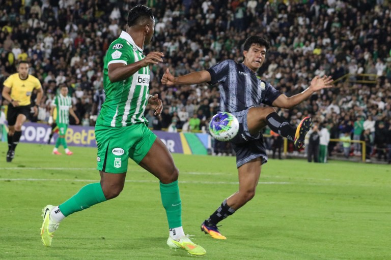 Alfredo Morelos en el partido por la fase 1B de la Copa Betplay entre Atlético Nacional y Tigres en el estadio Nemesio Camacho El Campín de Bogotá.