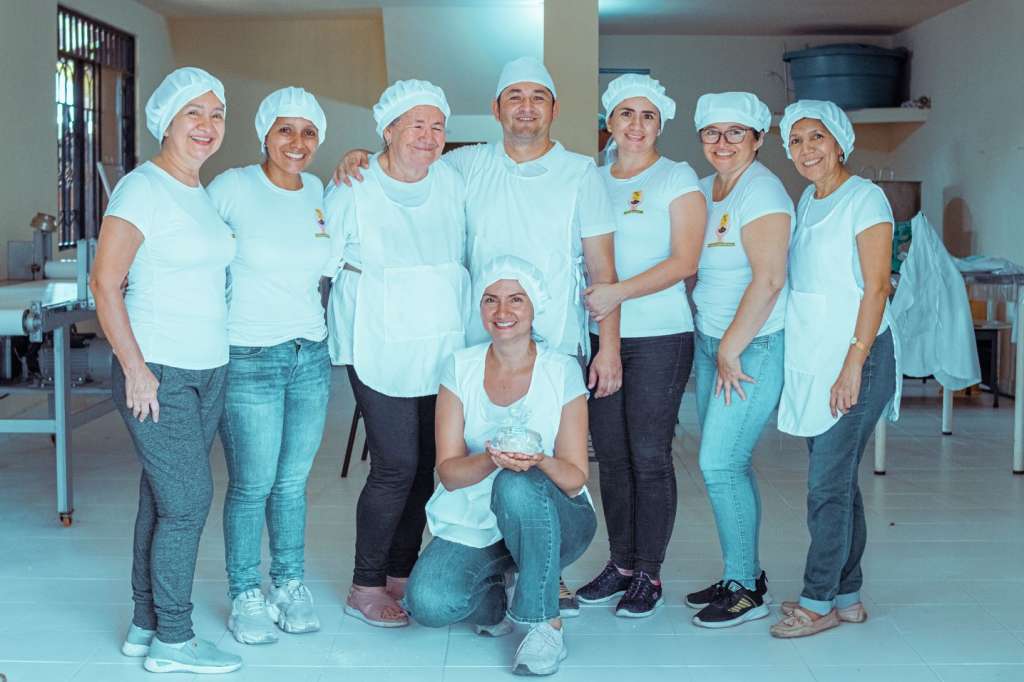 John Cleivi García Chacón es el creador del emprendimiento Arepas La Misionera, junto con Yamile Gallego Trujillo, Graciela García Chacón, Nina
Chacón, Marta Polo Castillo, Astrid Mejía Sánchez, Elizabeth Castro y Lila Paola.