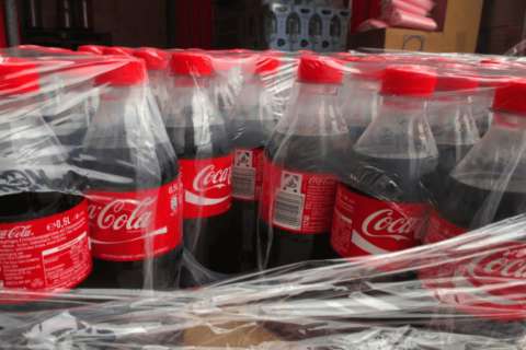 Coca Cola admite que produce 3 millones de toneladas de plástico al año